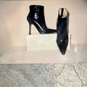 MANOLO BLAHNIK heeled booties black leather EU 38/US 7.5